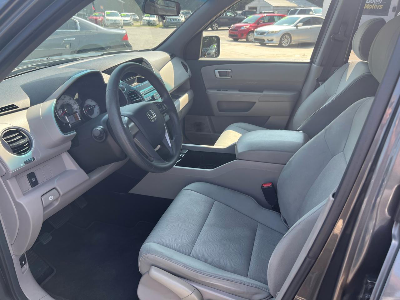 Honda Pilot LX 2WD 5-Spd AT 2011