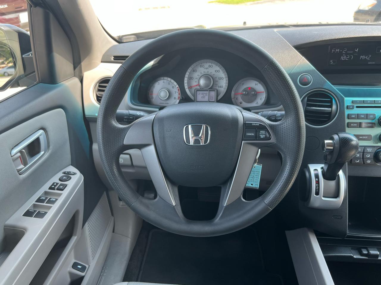 Honda Pilot LX 2WD 5-Spd AT 2011