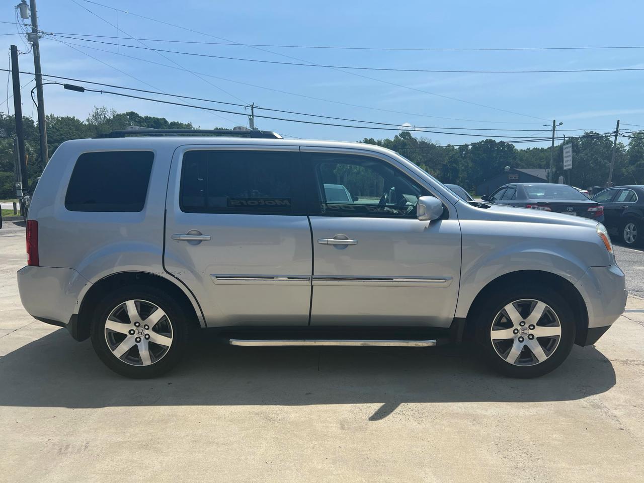 Honda Pilot Touring 4WD 5-Spd AT with DVD 2014