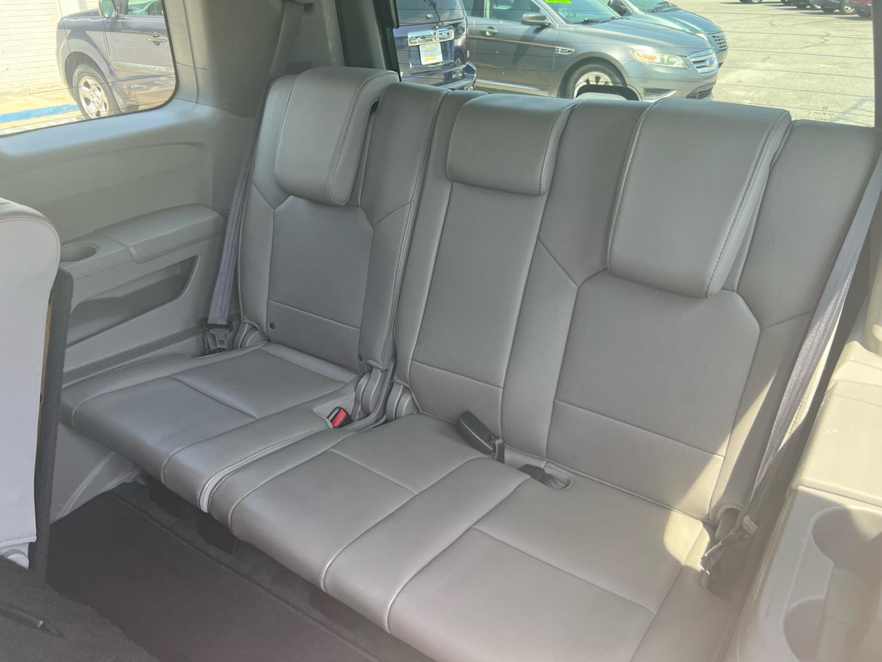 Honda Pilot Touring 4WD 5-Spd AT with DVD 2014