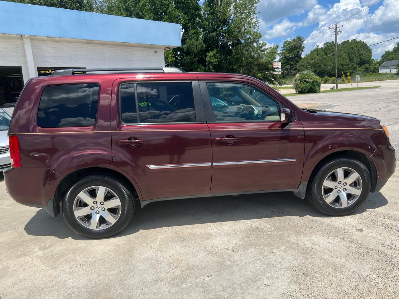 Honda Pilot Touring 4WD 5-Spd AT with DVD 2013