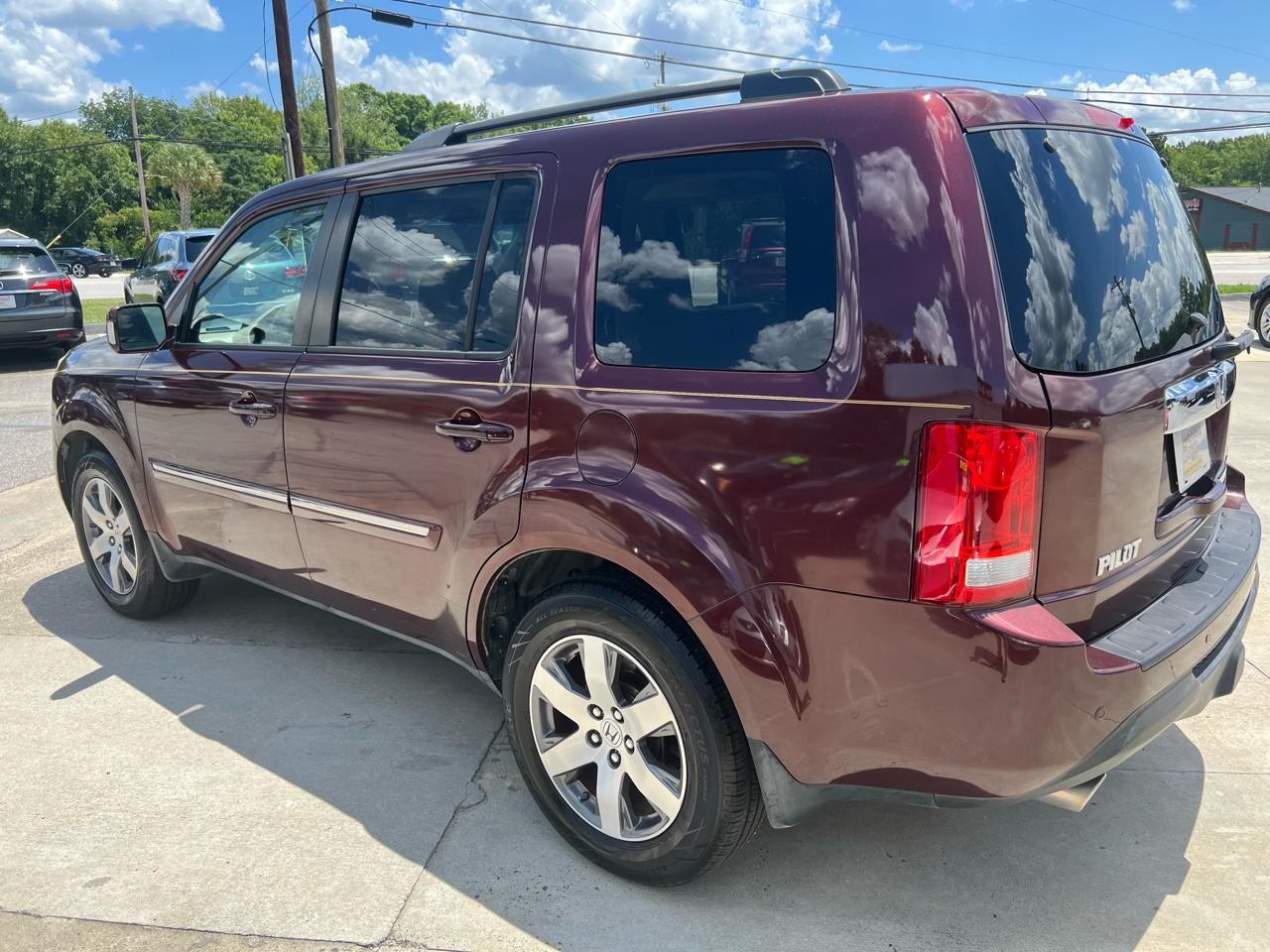 Honda Pilot Touring 4WD 5-Spd AT with DVD 2013