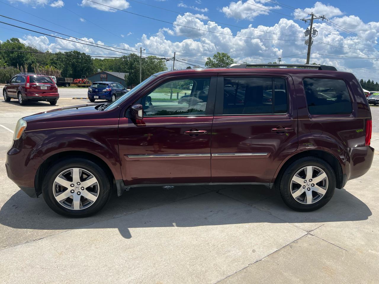 Honda Pilot Touring 4WD 5-Spd AT with DVD 2013