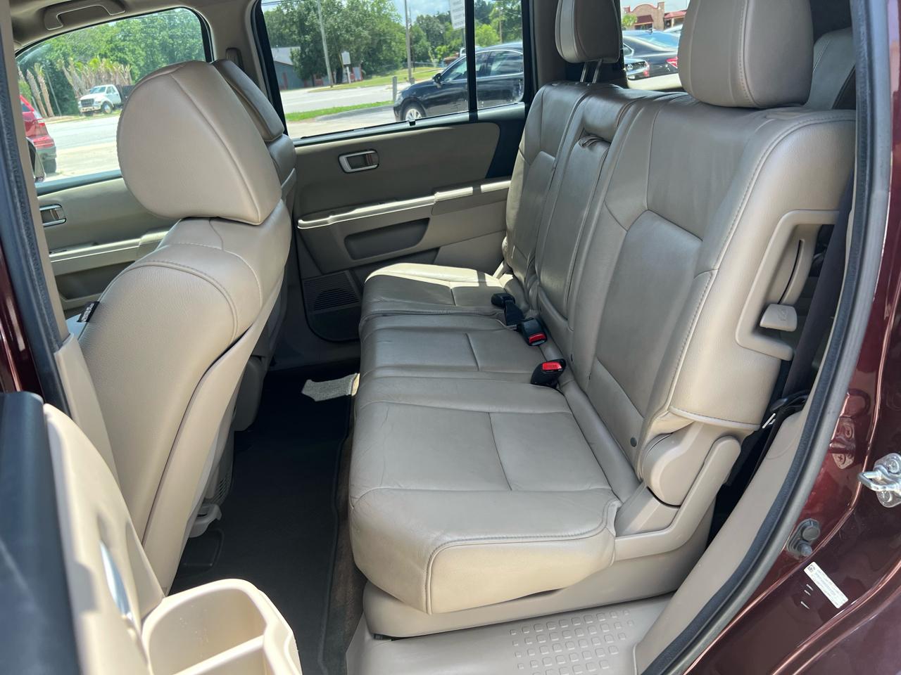 Honda Pilot Touring 4WD 5-Spd AT with DVD 2013