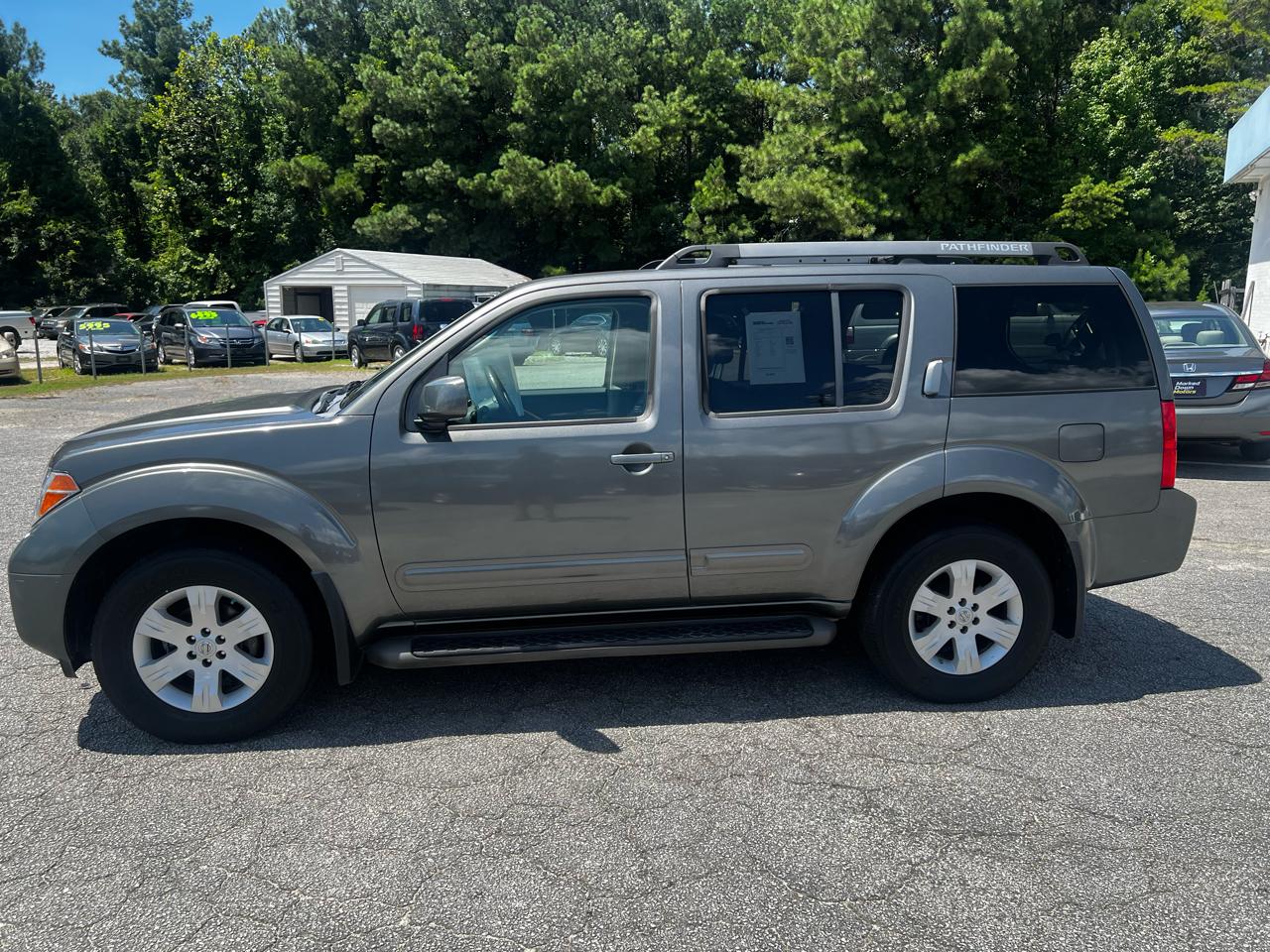 Nissan Pathfinder LE 4WD 2005