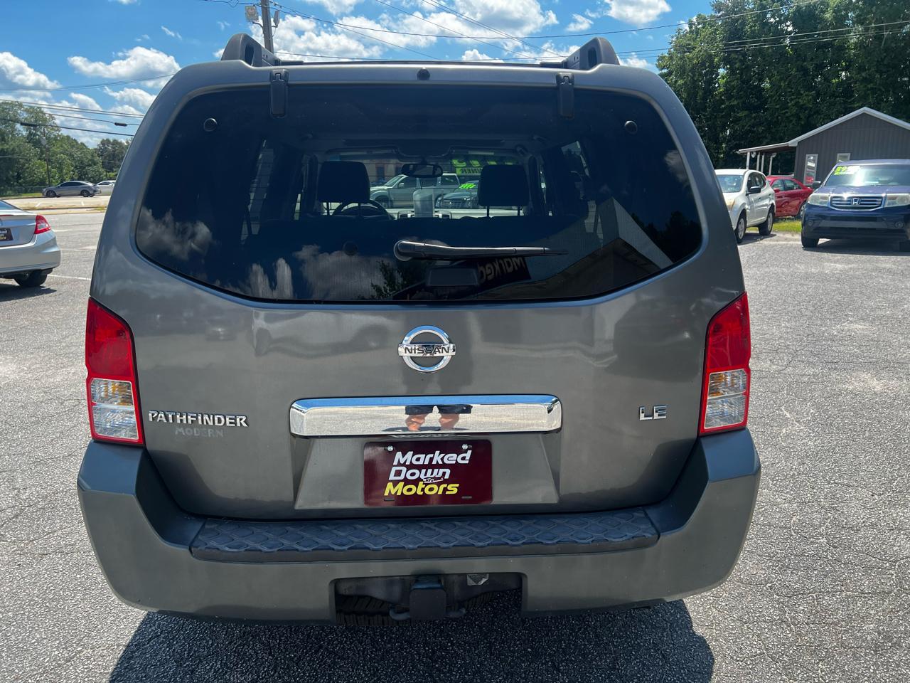 Nissan Pathfinder LE 4WD 2005