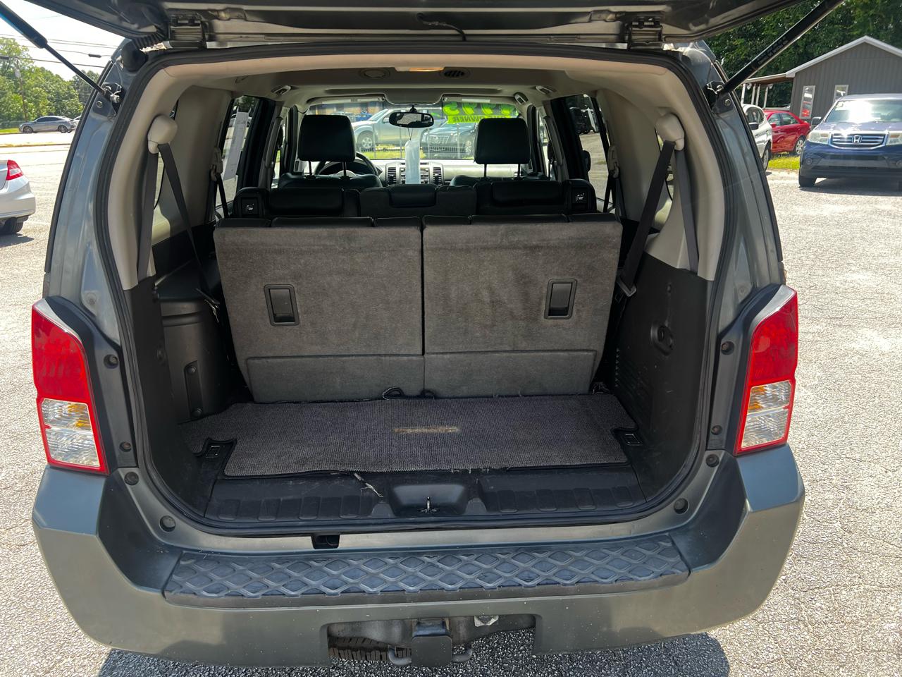 Nissan Pathfinder LE 4WD 2005