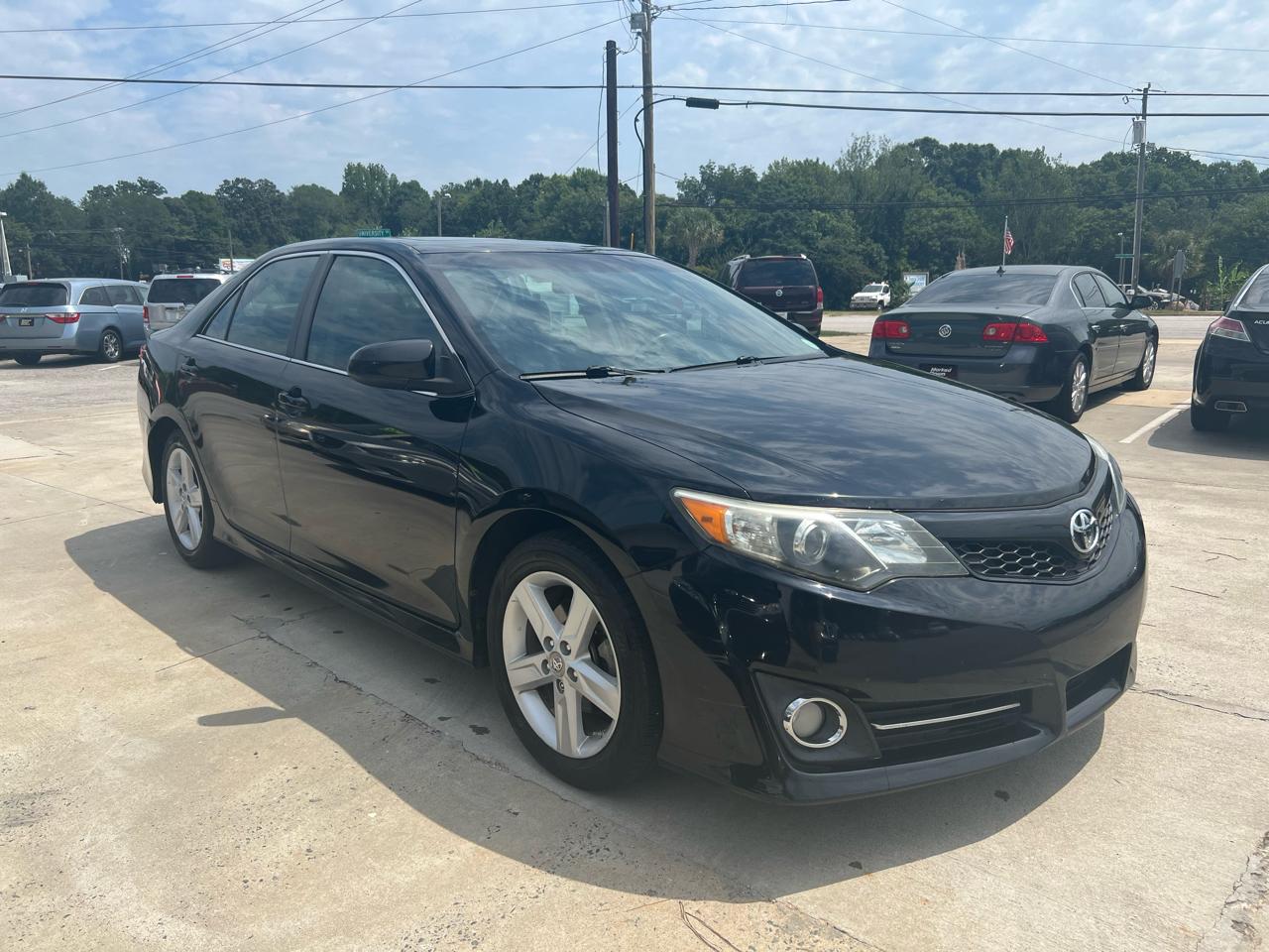 Toyota Camry SE 2012