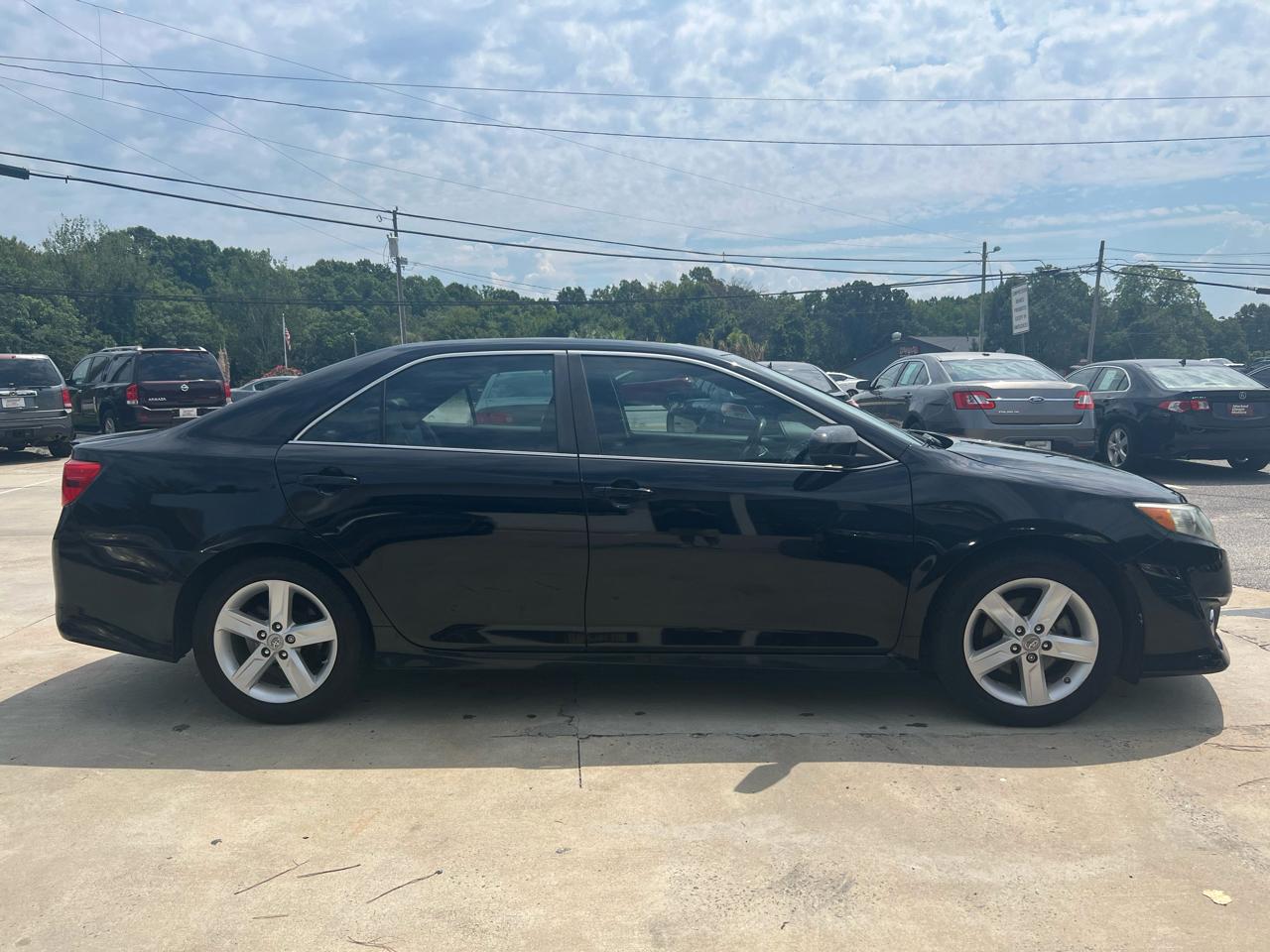 Toyota Camry SE 2012