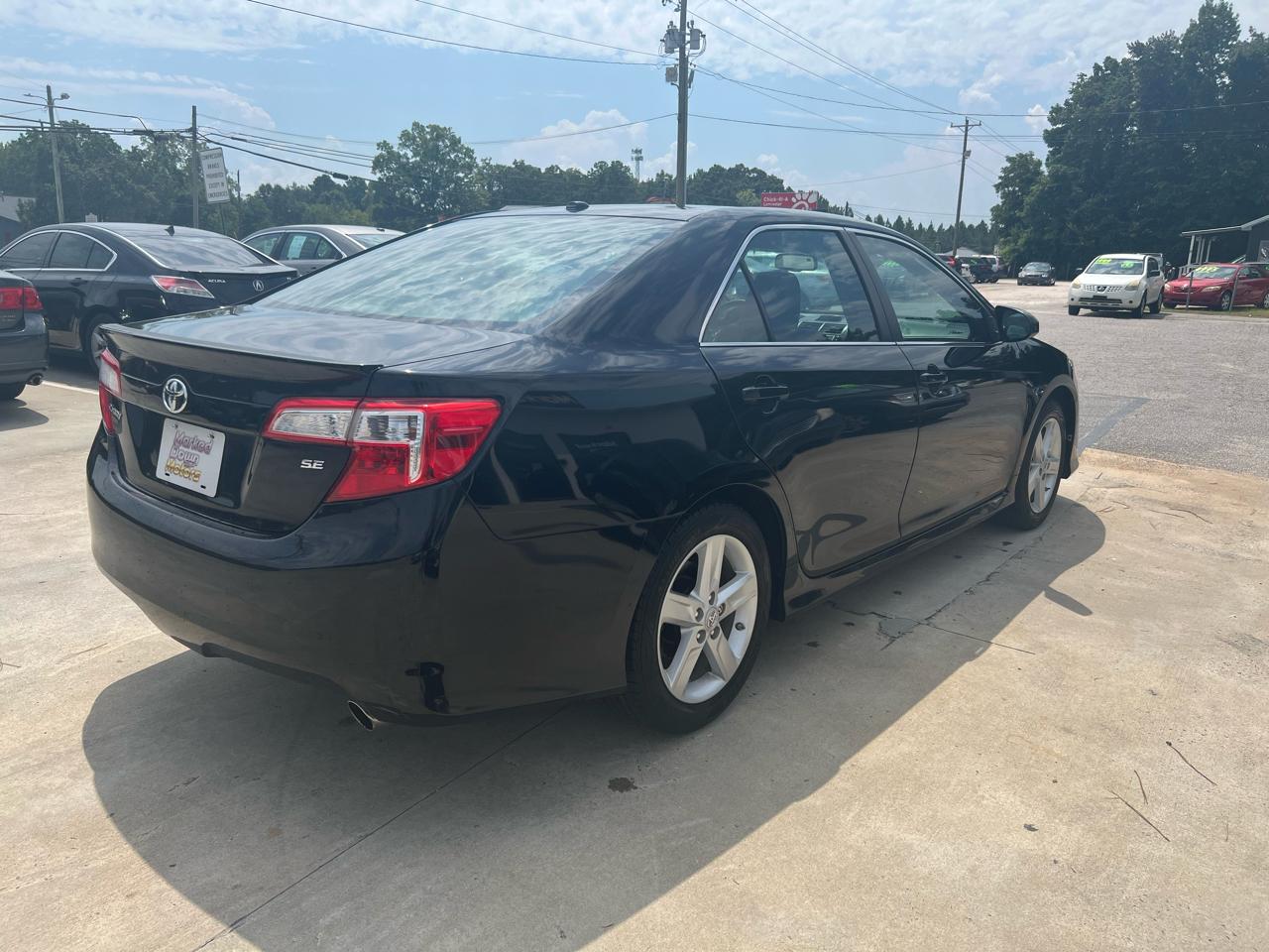 Toyota Camry SE 2012
