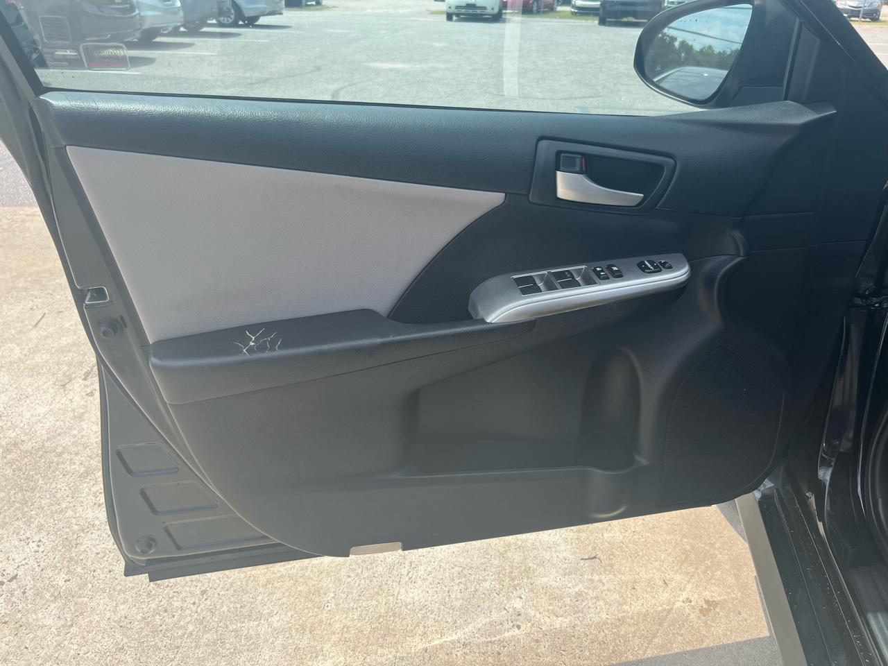 Toyota Camry SE 2012