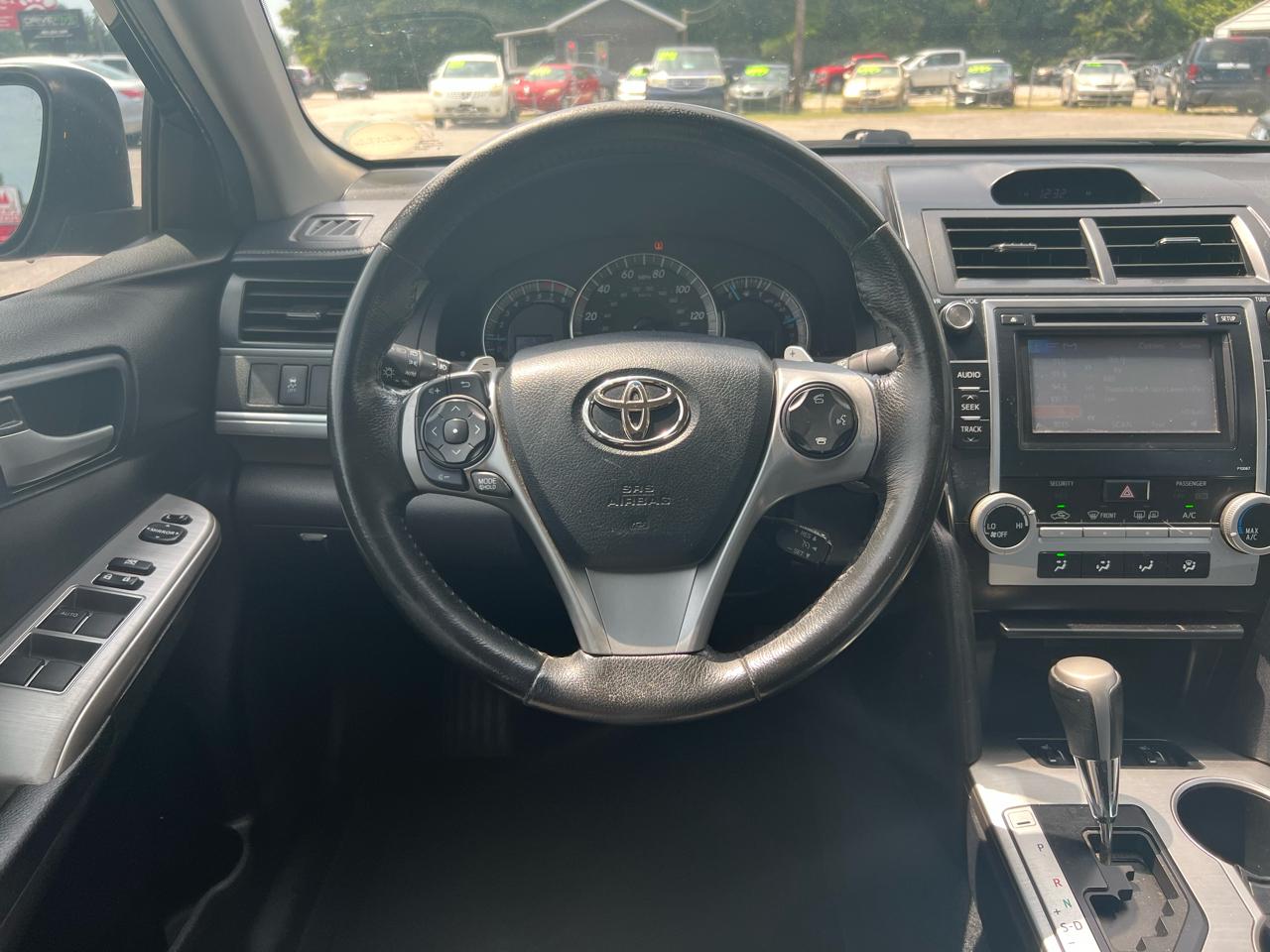 Toyota Camry SE 2012