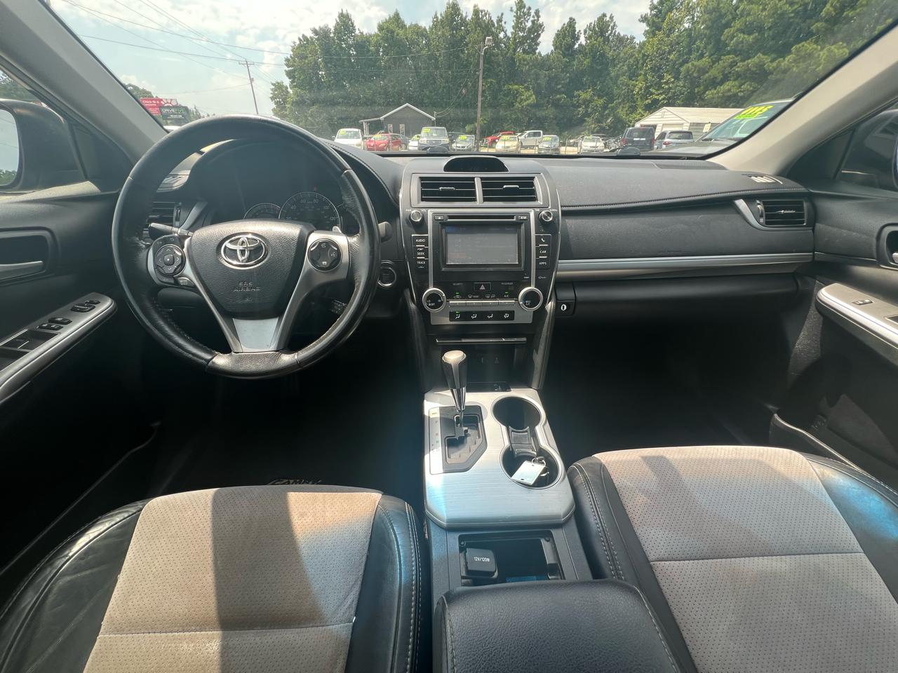 Toyota Camry SE 2012