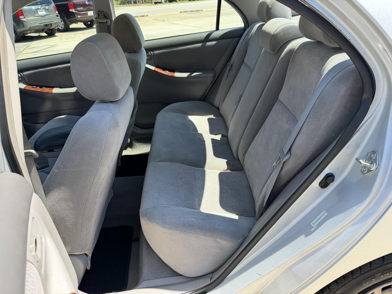 Toyota Corolla LE 2005