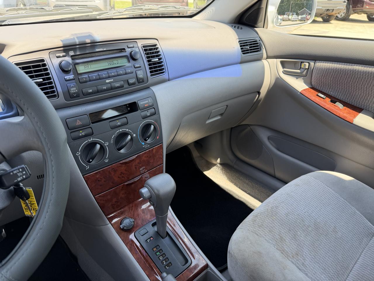 Toyota Corolla LE 2005