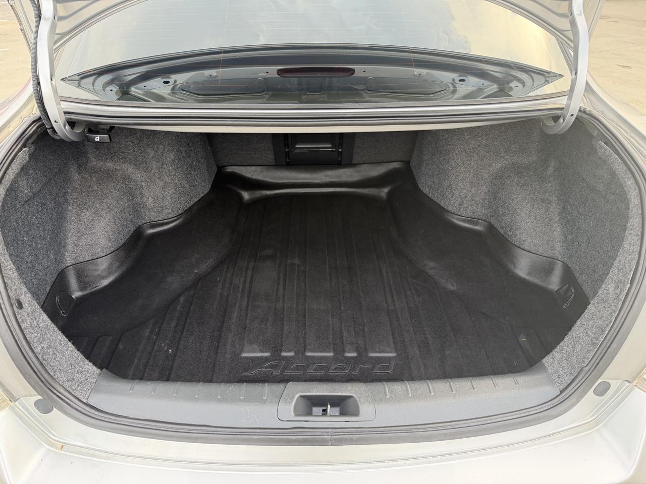 Honda Accord SE Sedan AT 2012