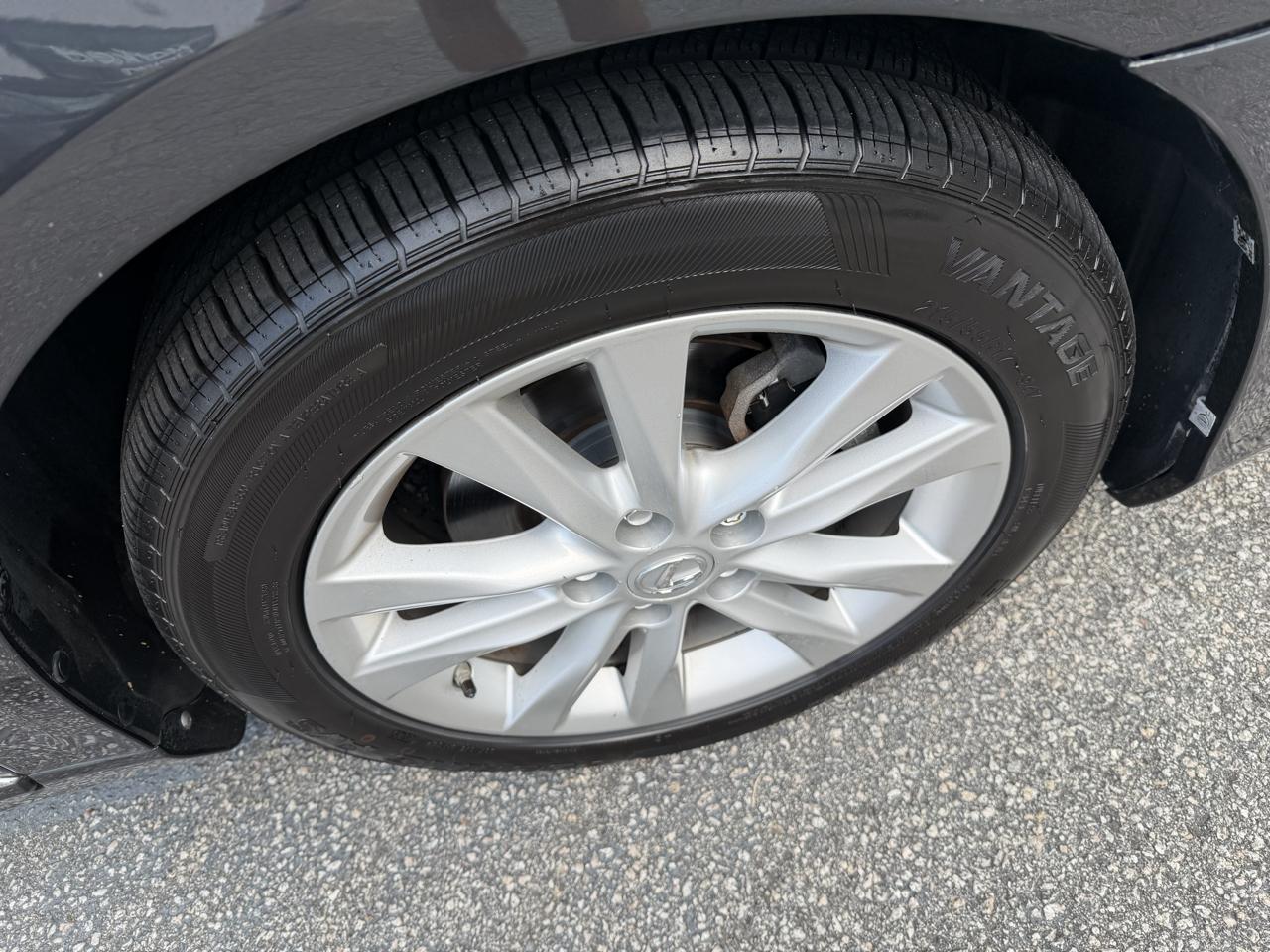 Lexus ES 350 Sedan 2010