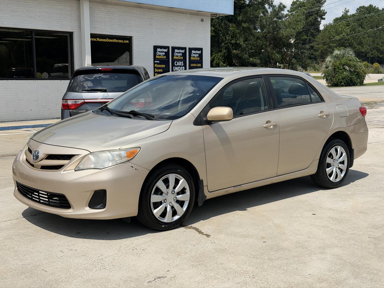 Toyota Corolla LE 4-Speed AT 2012