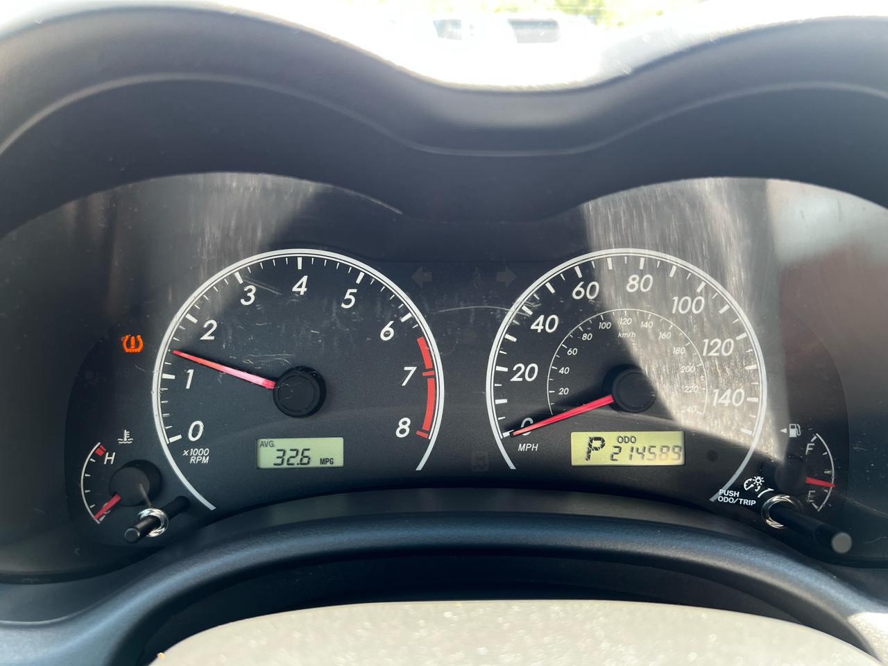 Toyota Corolla LE 4-Speed AT 2012