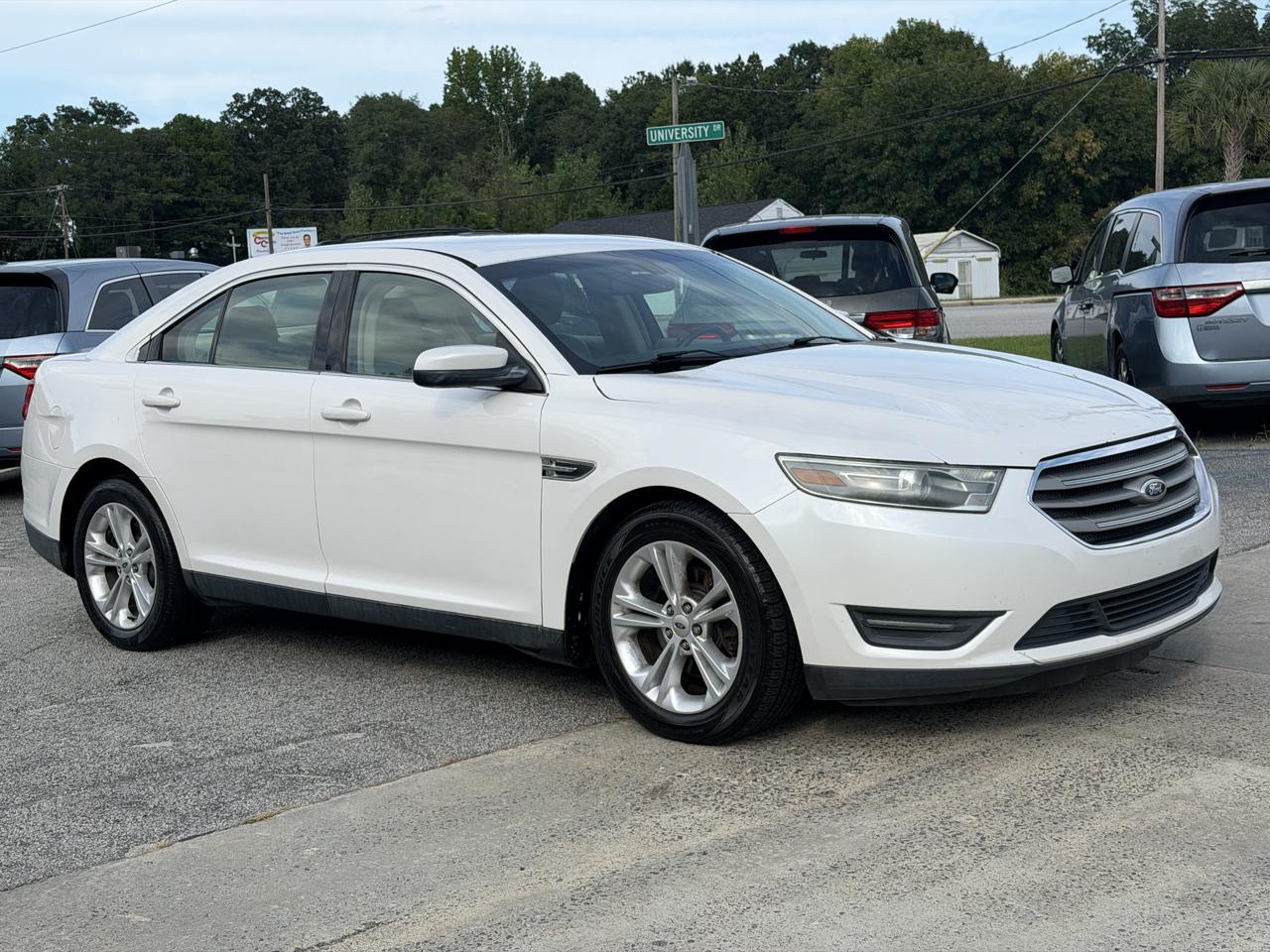 Ford Taurus SEL FWD 2013