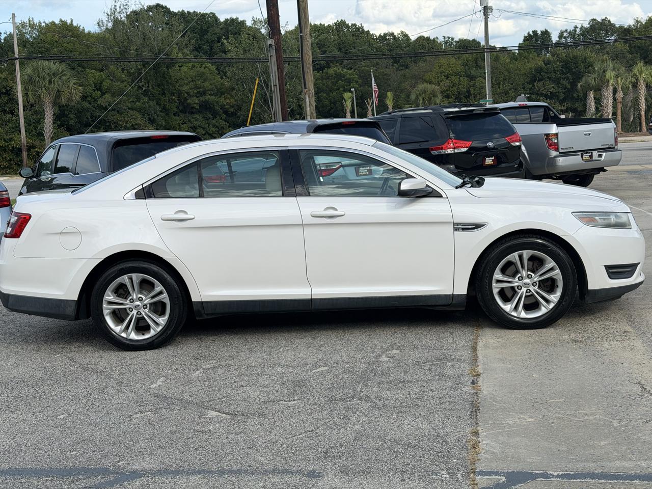 Ford Taurus SEL FWD 2013