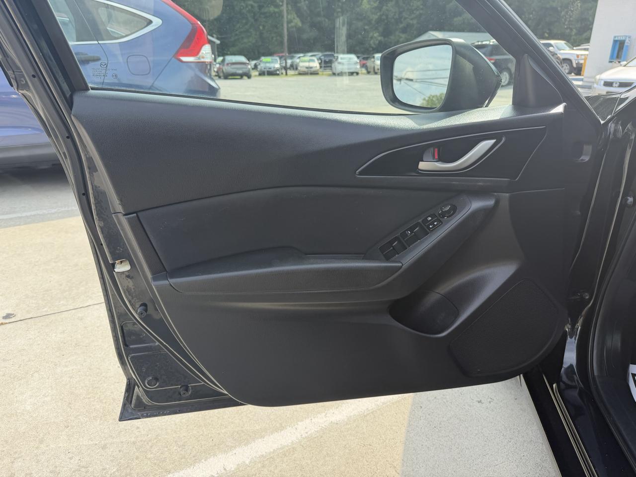 Mazda MAZDA3 i Sport AT 4-Door 2015