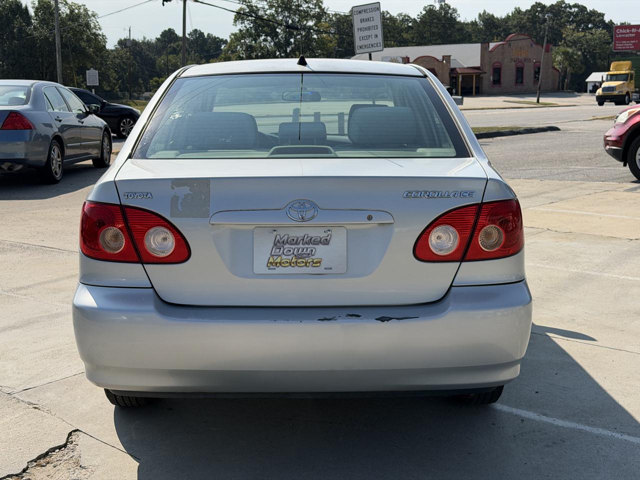 Toyota Corolla CE 2005