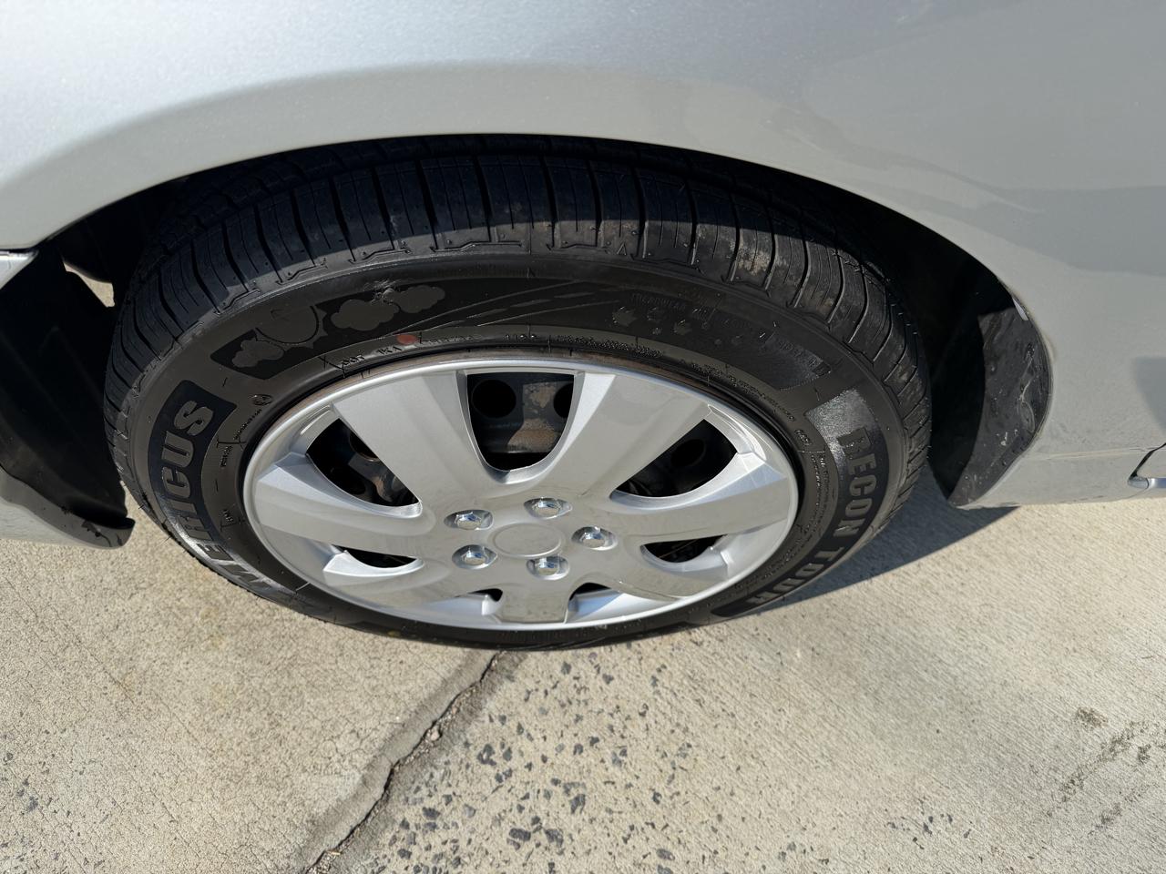 Toyota Corolla CE 2005