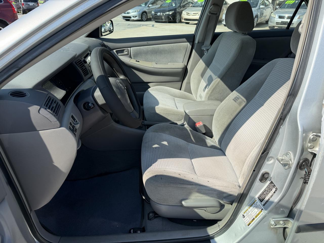 Toyota Corolla CE 2005