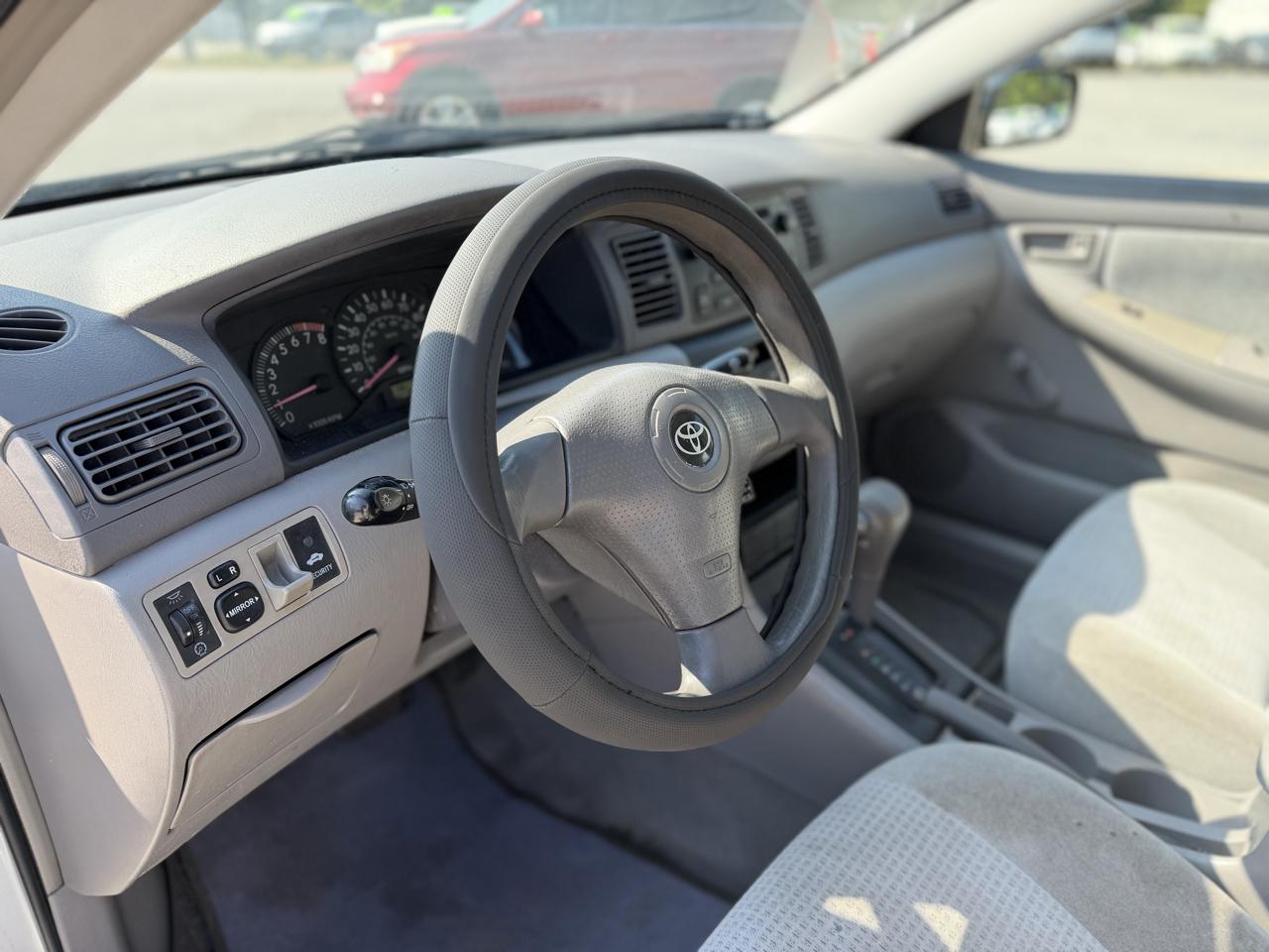 Toyota Corolla CE 2005