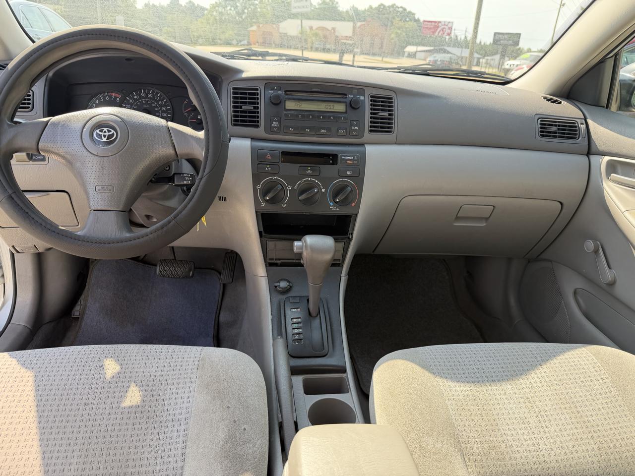 Toyota Corolla CE 2005