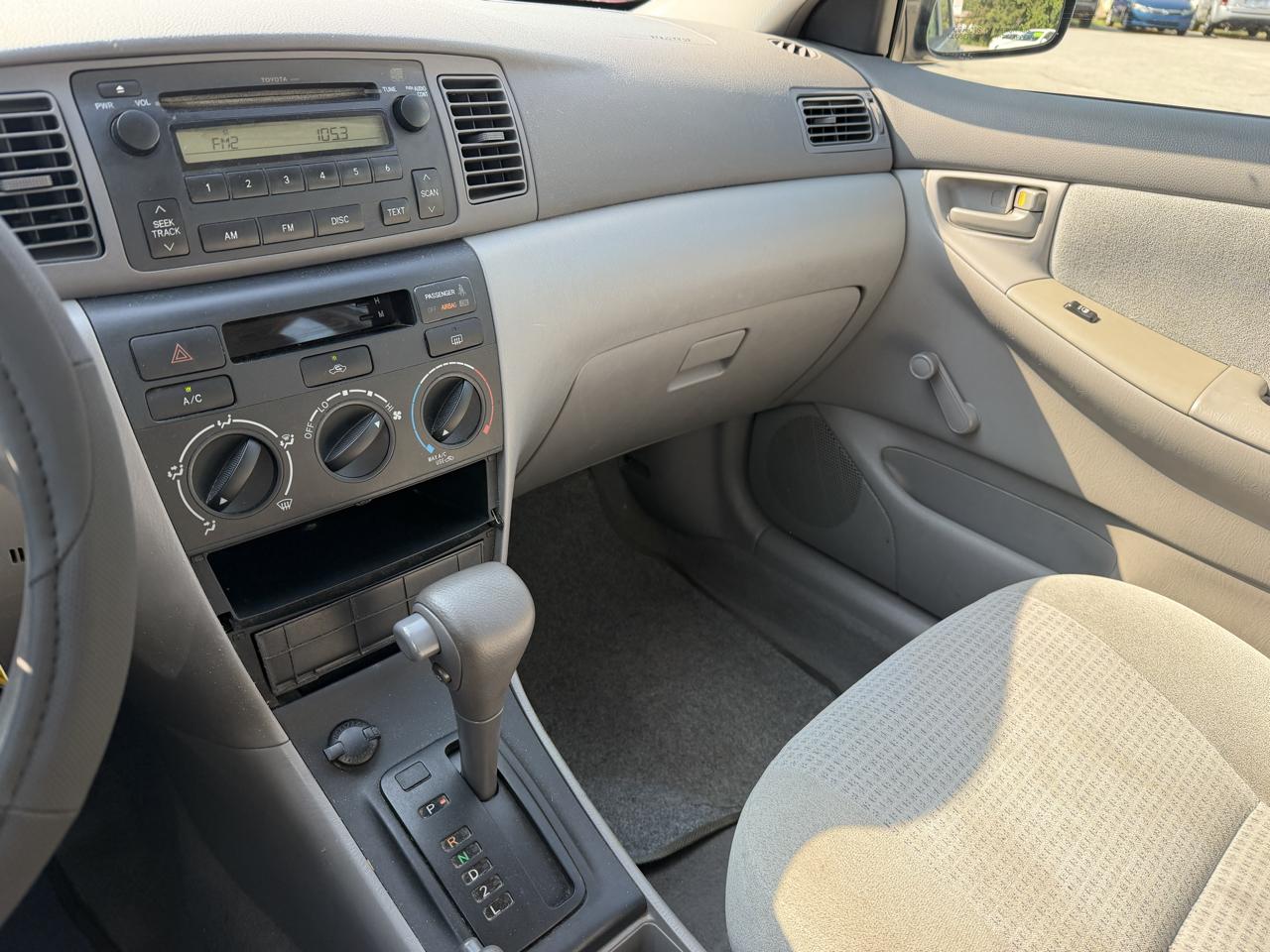 Toyota Corolla CE 2005