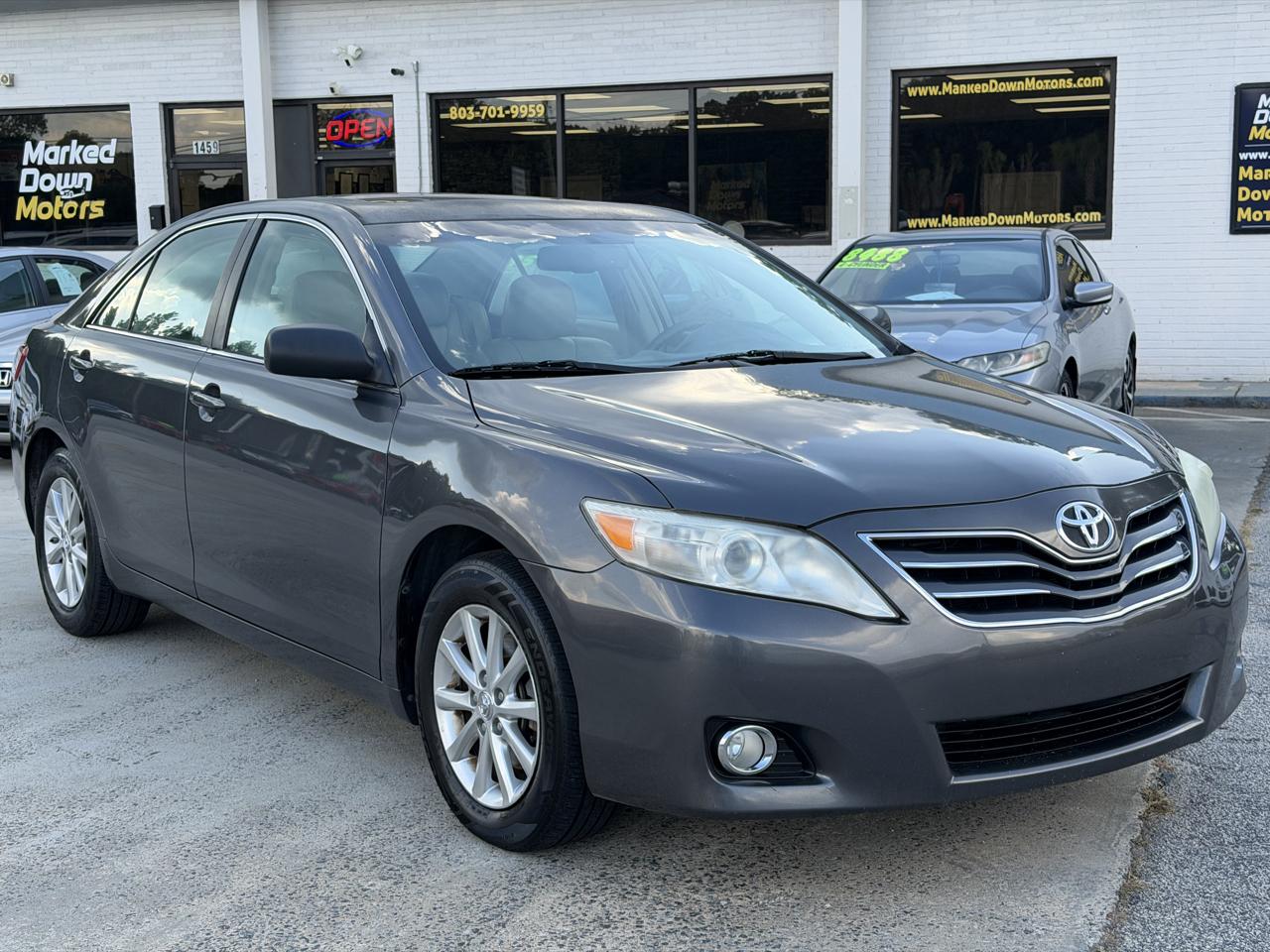 Toyota Camry XLE V6 6-Spd AT 2011