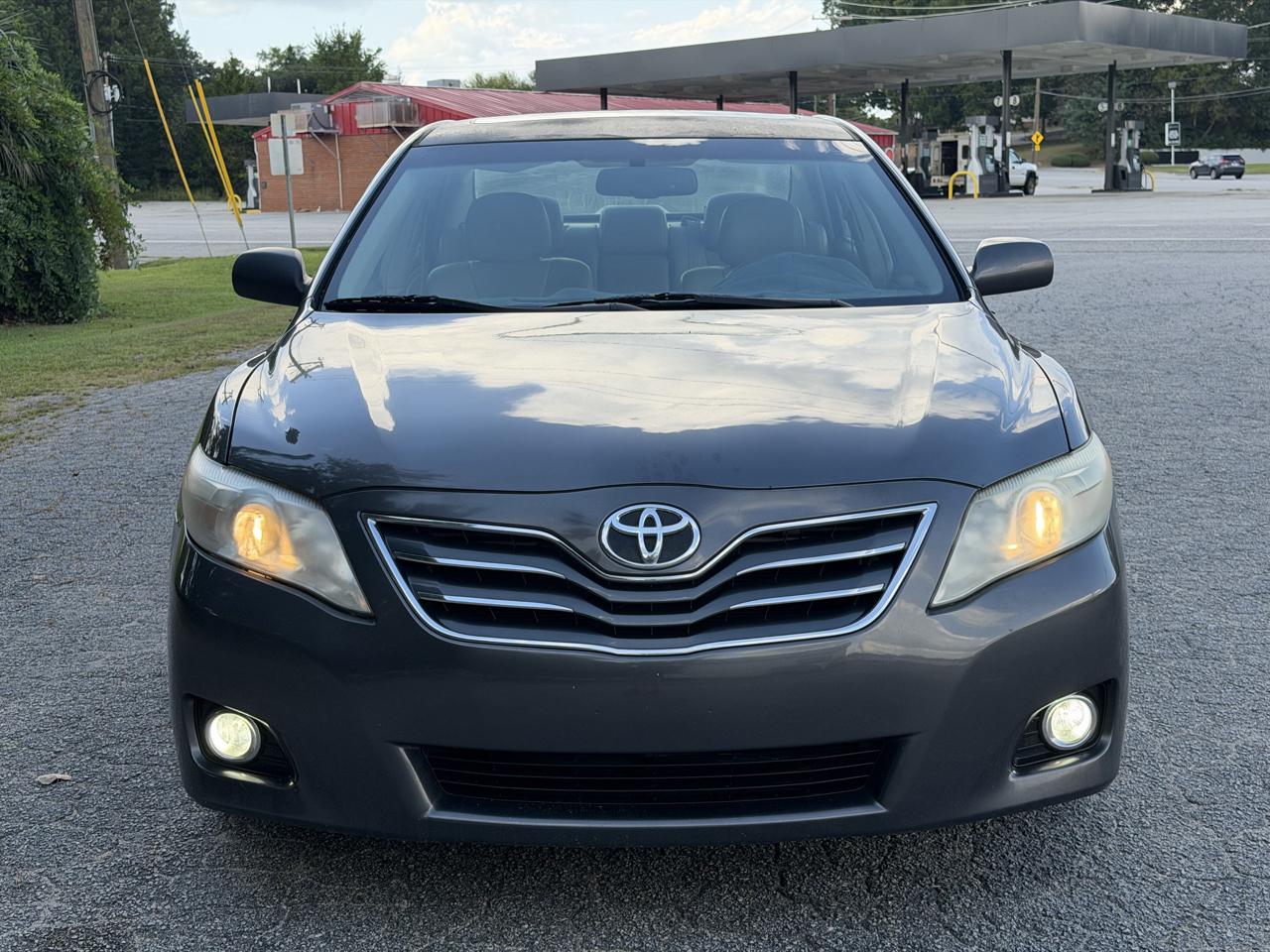 Toyota Camry XLE V6 6-Spd AT 2011