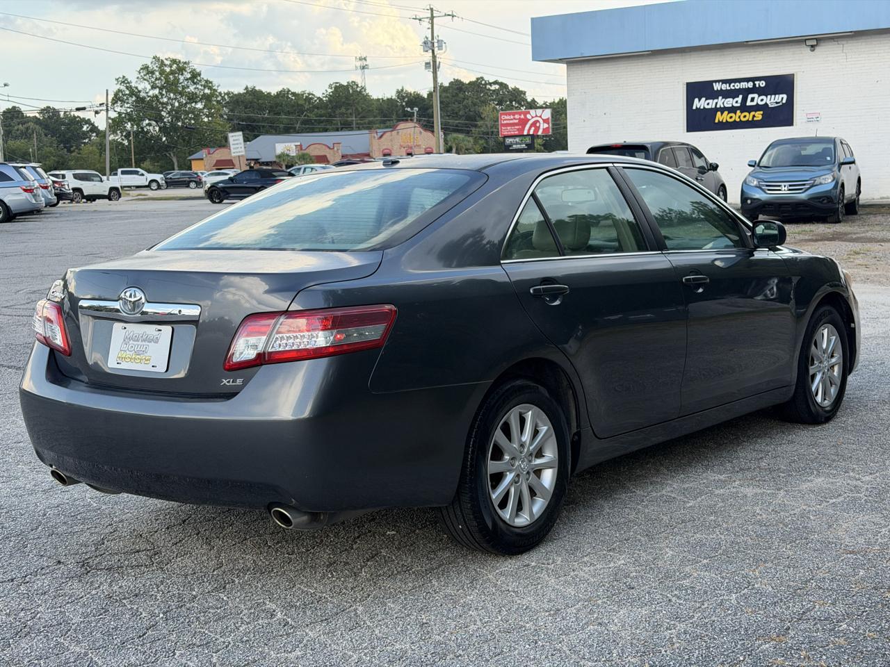 Toyota Camry XLE V6 6-Spd AT 2011