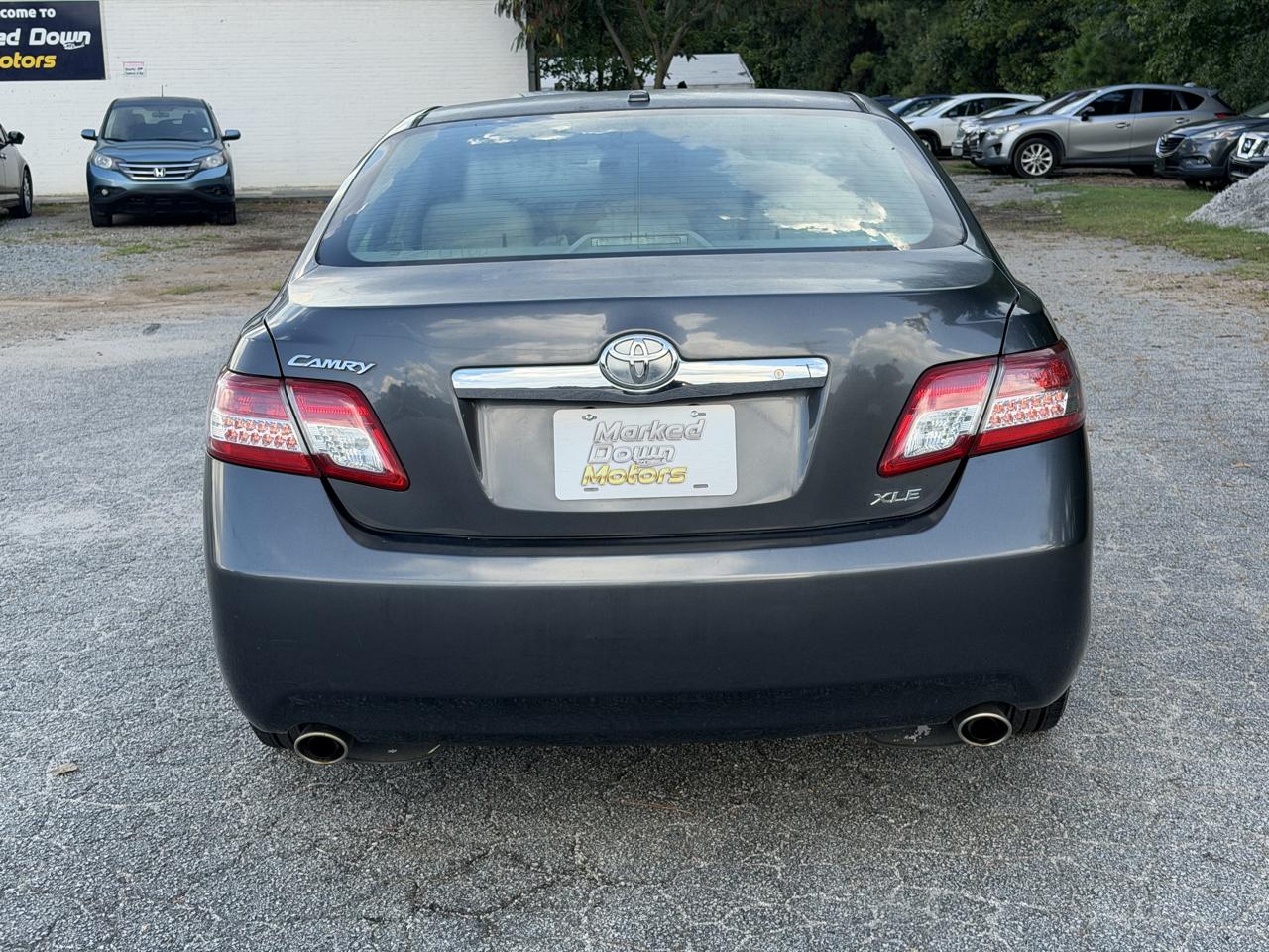 Toyota Camry XLE V6 6-Spd AT 2011