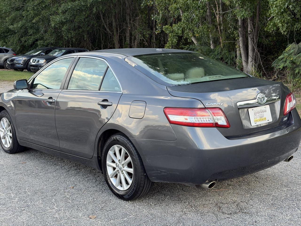 Toyota Camry XLE V6 6-Spd AT 2011