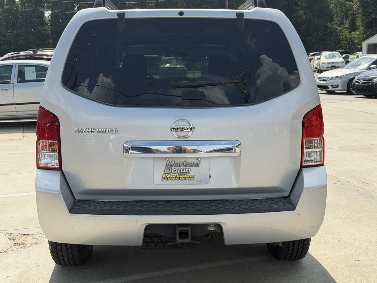 Nissan Pathfinder S 4WD 2011