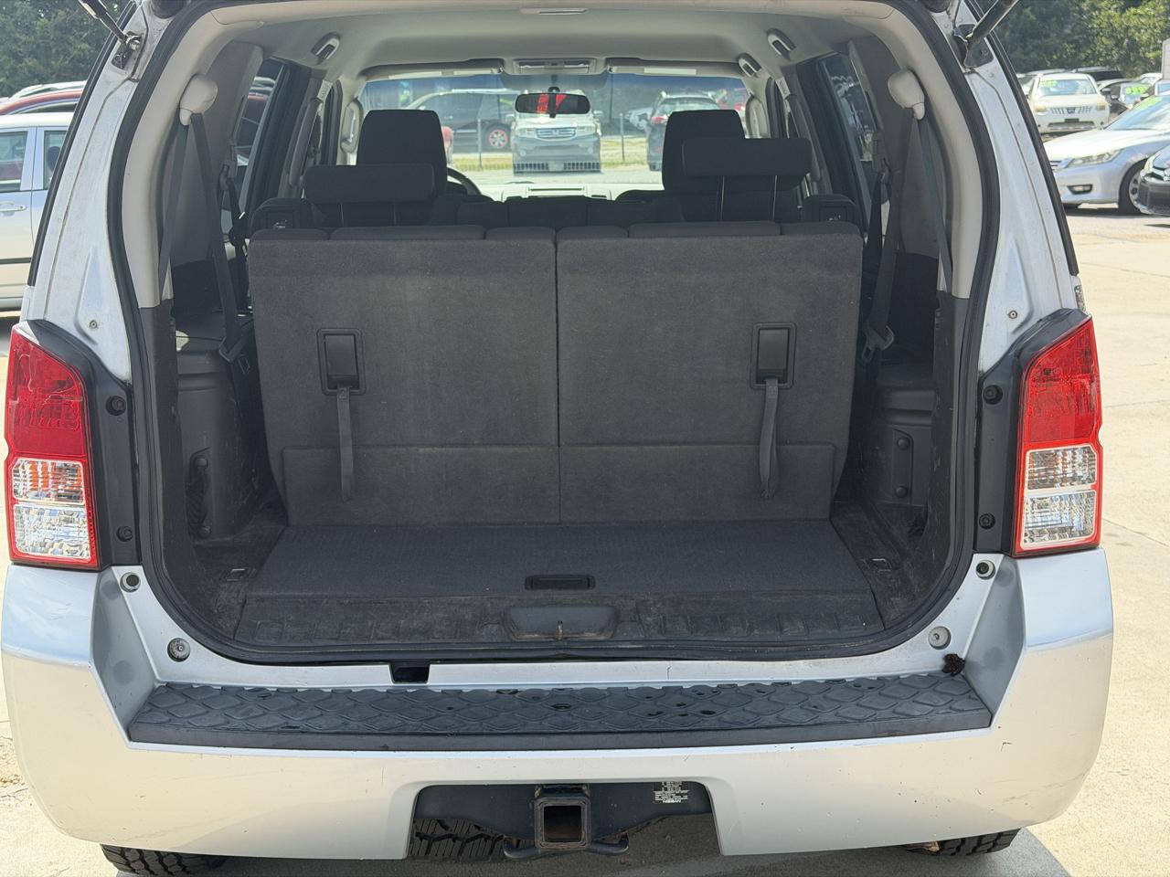 Nissan Pathfinder S 4WD 2011