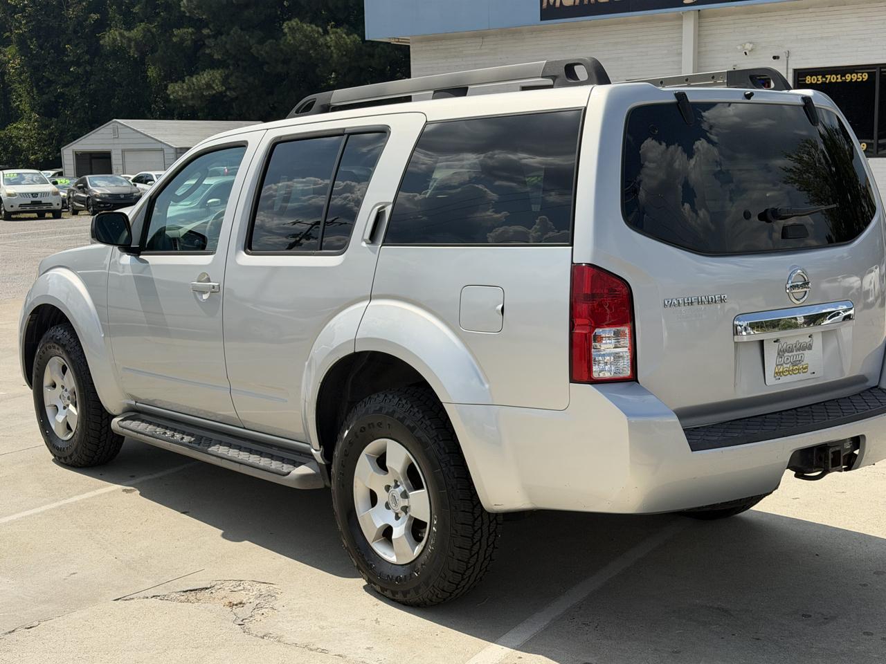 Nissan Pathfinder S 4WD 2011