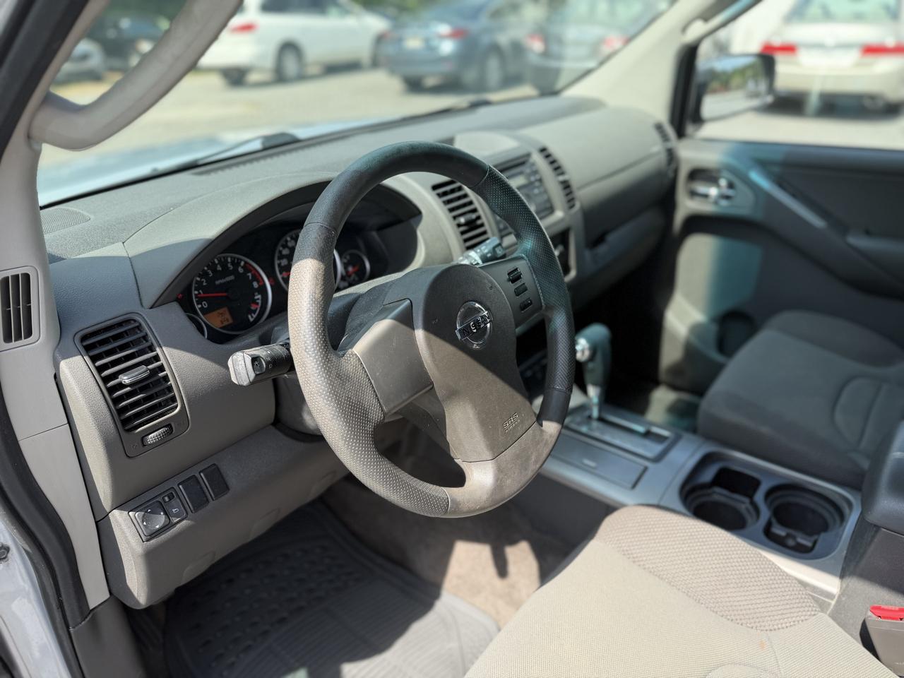 Nissan Pathfinder S 4WD 2011