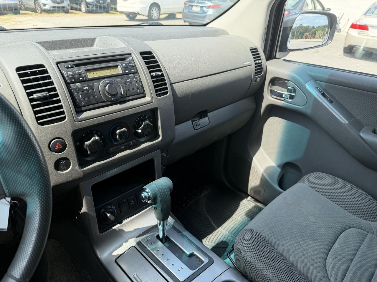 Nissan Pathfinder S 4WD 2011