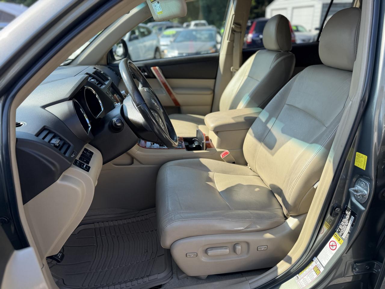 Toyota Highlander Limited AWD 2010
