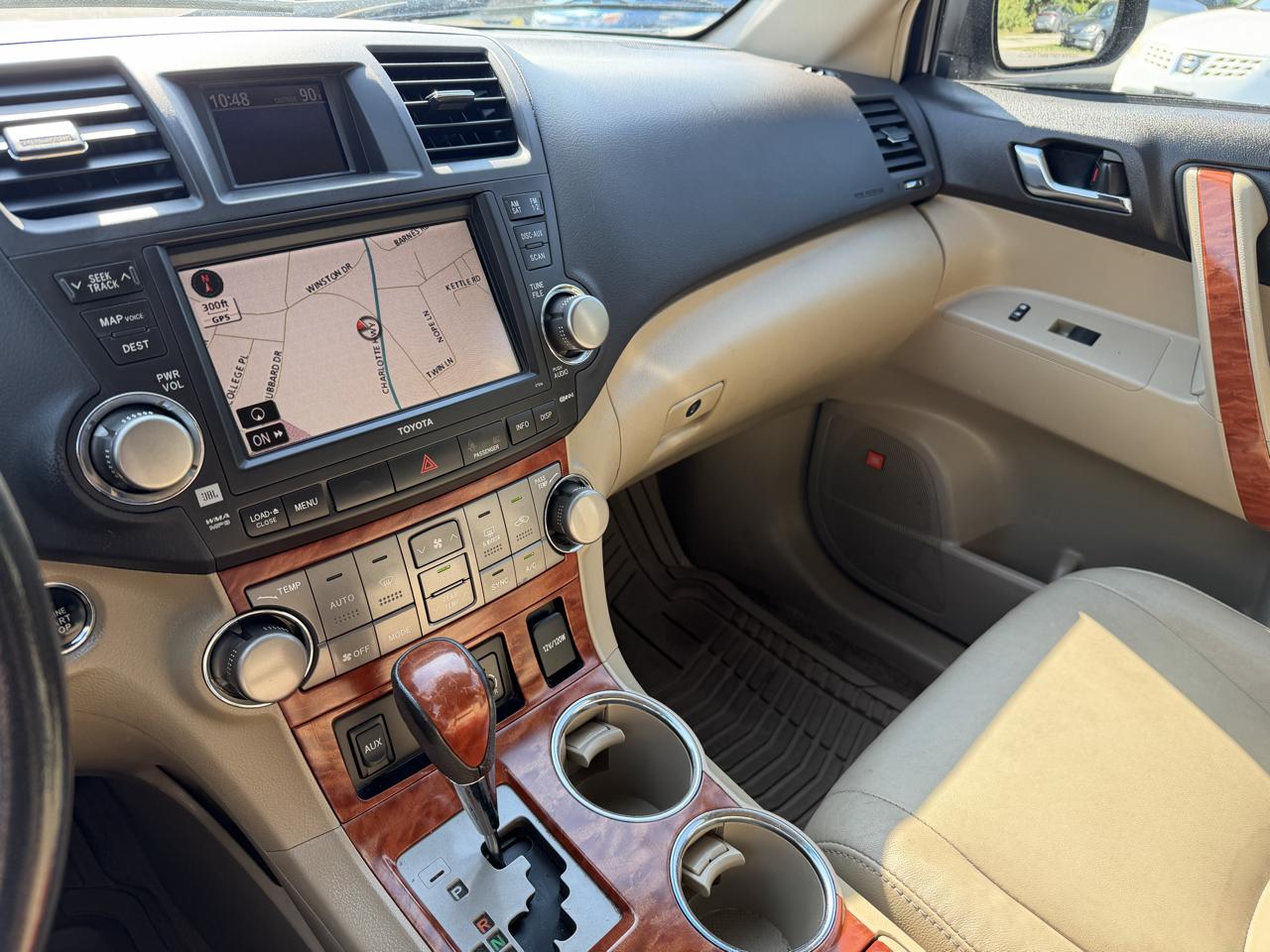 Toyota Highlander Limited AWD 2010