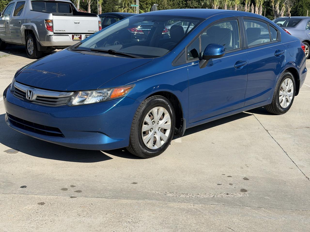 Honda Civic LX Sedan 5-Speed AT 2012
