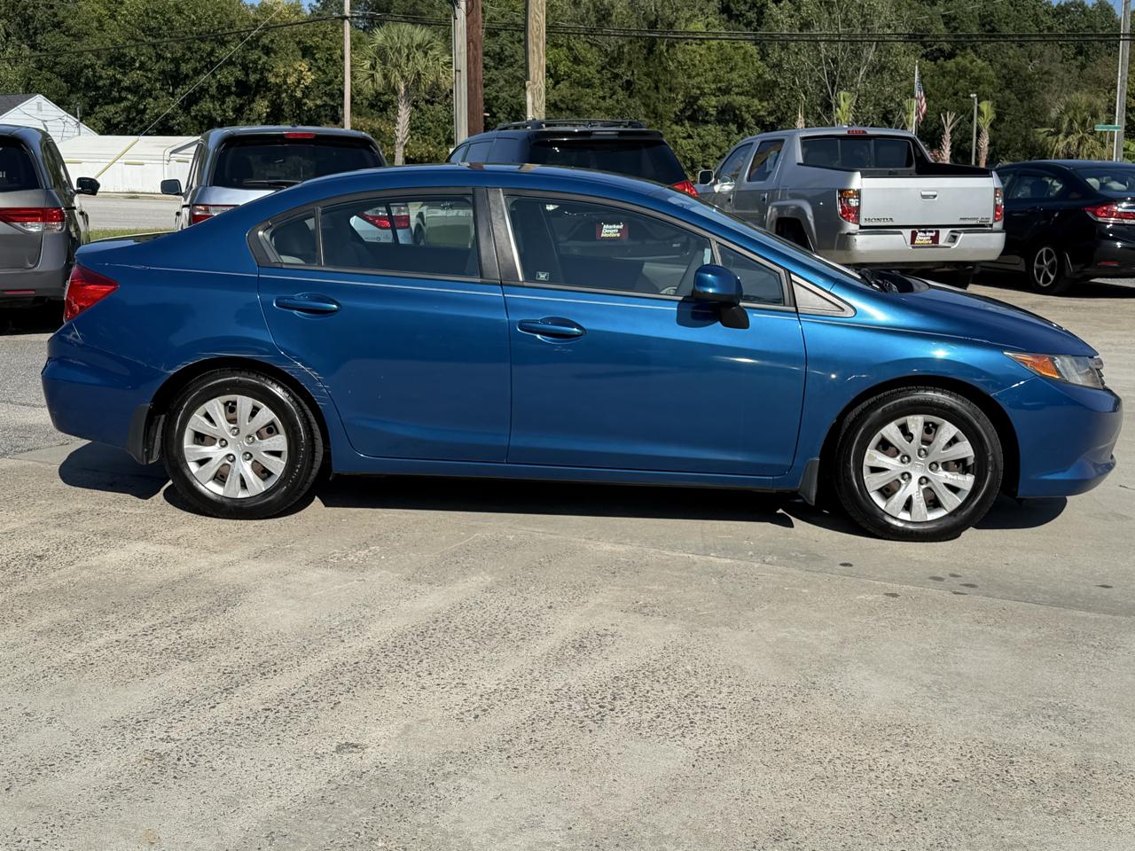 Honda Civic LX Sedan 5-Speed AT 2012