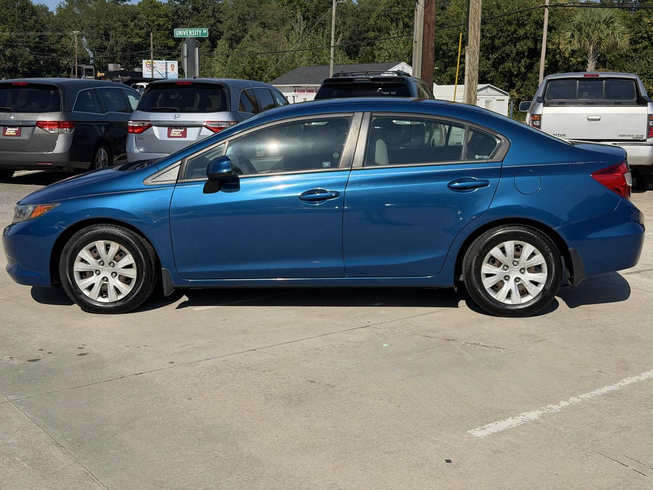 Honda Civic LX Sedan 5-Speed AT 2012