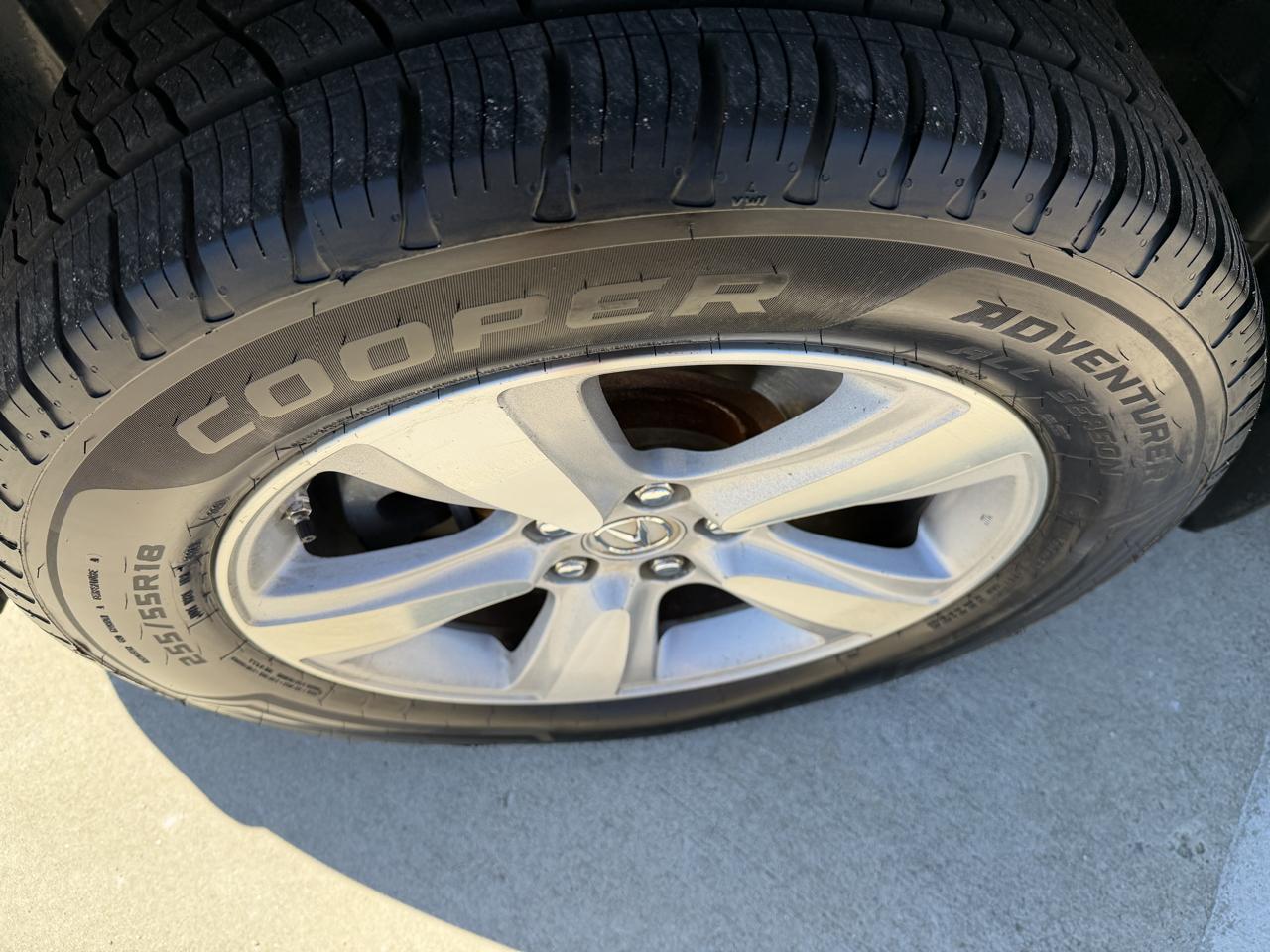 Acura MDX 6-Spd AT w/Tech and Entertainment Package 2012