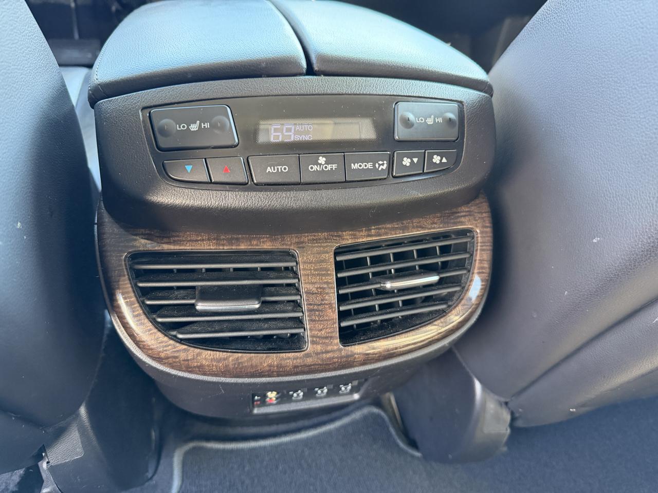 Acura MDX 6-Spd AT w/Tech and Entertainment Package 2012