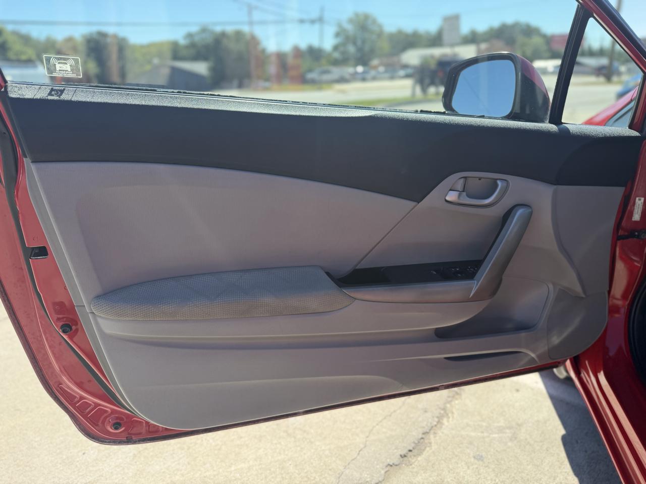 Honda Civic LX Coupe 5-Speed AT 2012